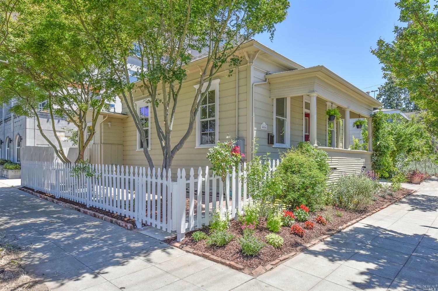 Property Photo:  446 Orchard Street  CA 95404 