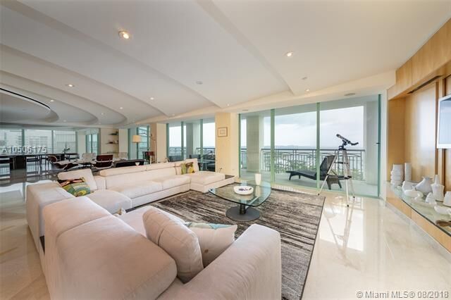 Property Photo: 3400 SW 27th Ave 1801/2 FL 33133