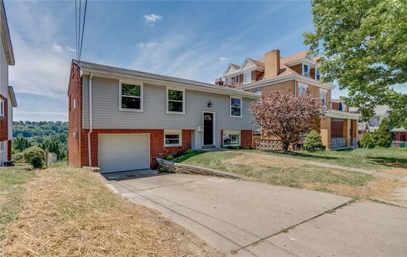 Property Photo:  1318 Woodbourne Ave  PA 15226 