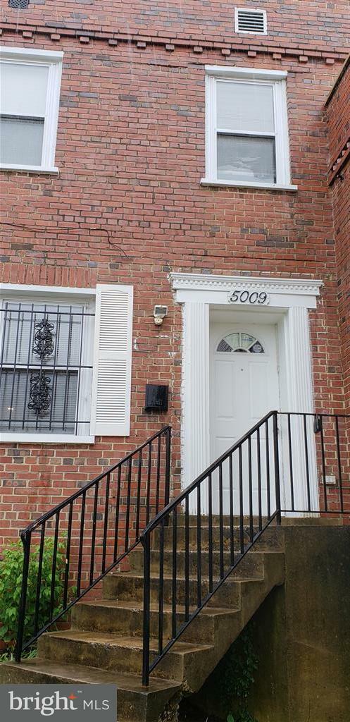 Property Photo:  5009 Sheriff Road NE  DC 20019 