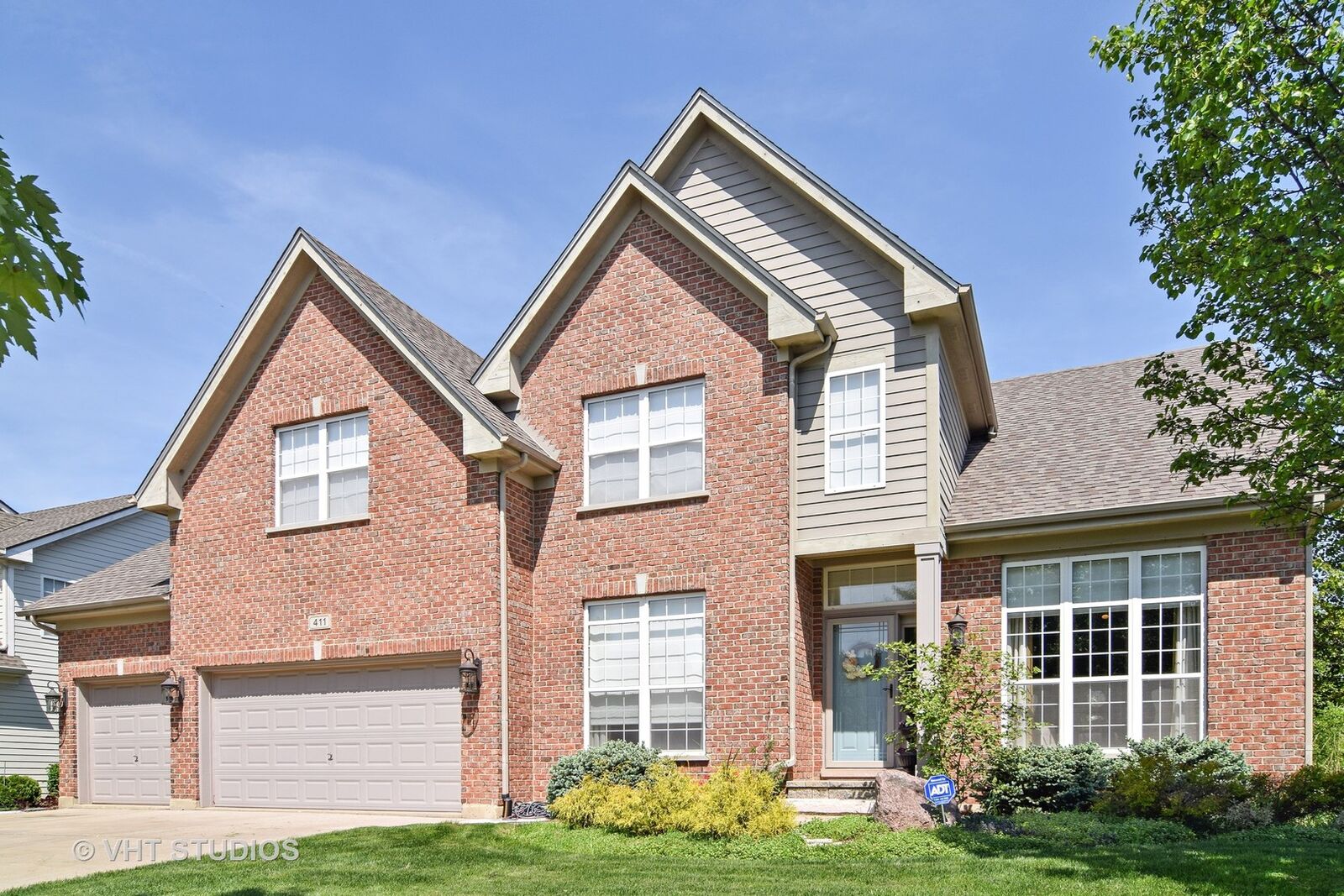 Property Photo: 411 Elderberry Lane IL 60107