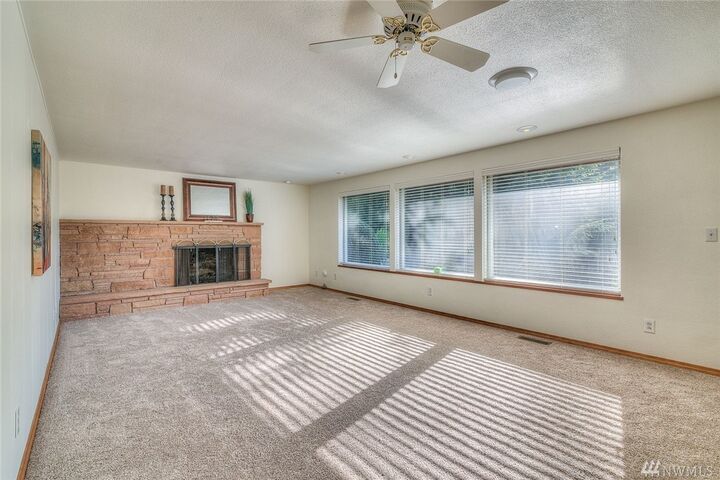 Property Photo: 3215 SE Tamarack WA 98366