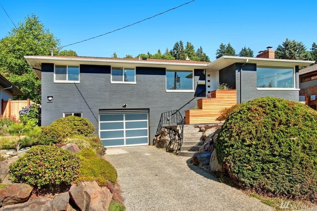 Property Photo:  7722 46th Ave SW  WA 98136 