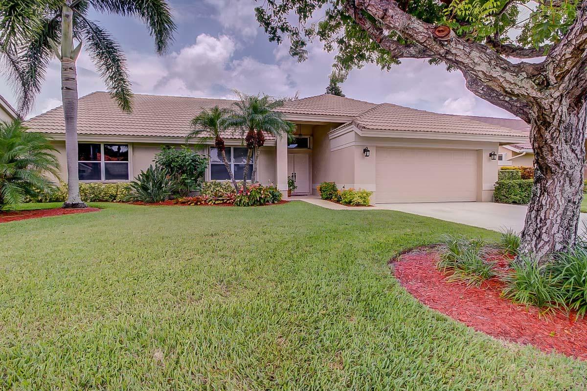 Property Photo:  6748 Brookhurst Circle  FL 33463 