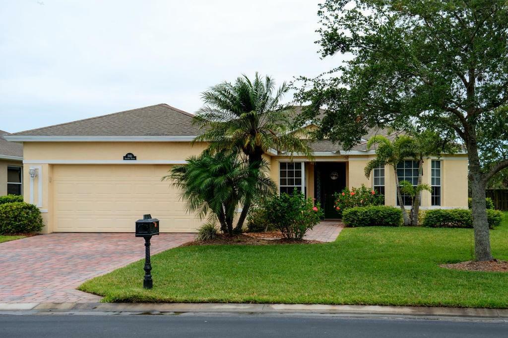 Property Photo: 3161 Ashford Square FL 32966
