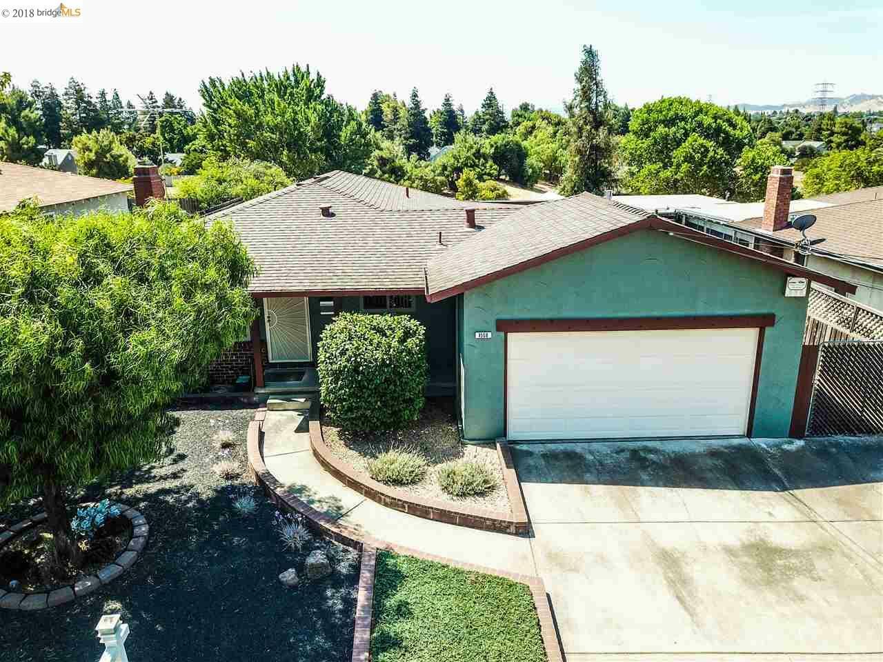Property Photo: 1508 Sandy Way CA 94509