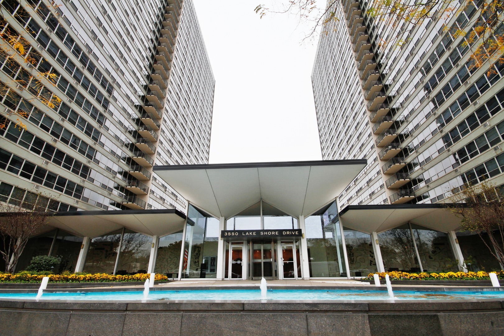 Property Photo:  3550 Lake Shore Drive 2412  IL 60657 