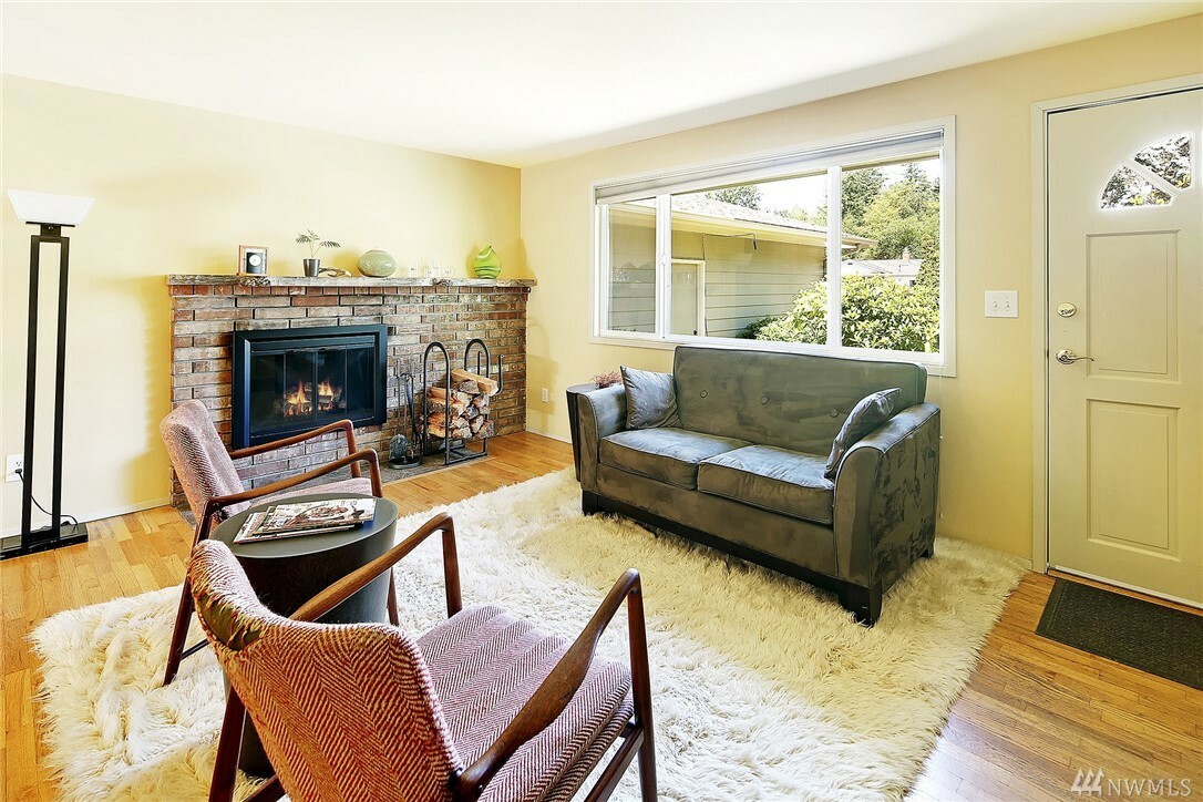 Property Photo: 5010 161st Place SW WA 98026