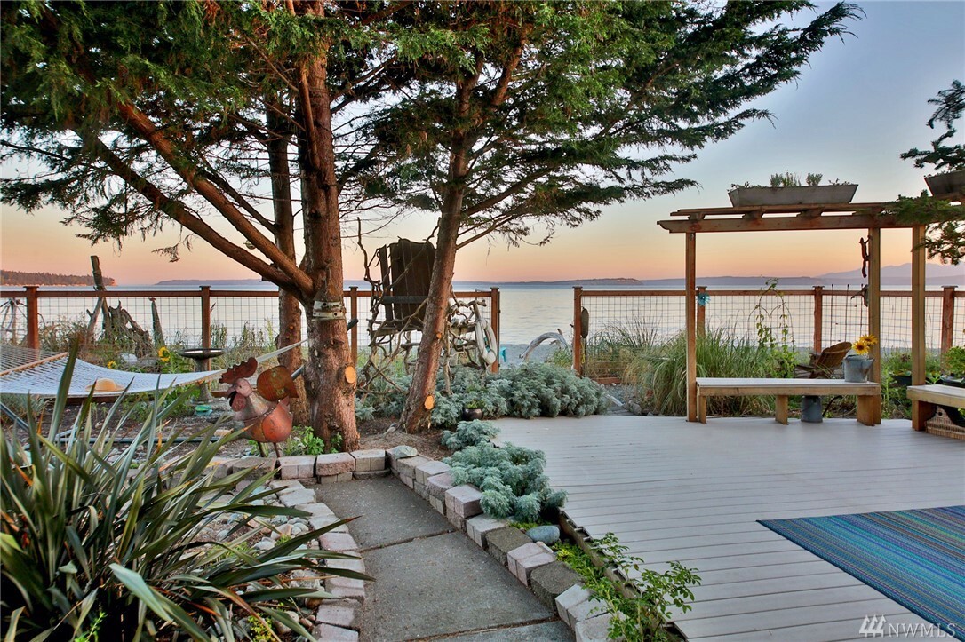 Property Photo:  836 Old Beach Rd  WA 98249 