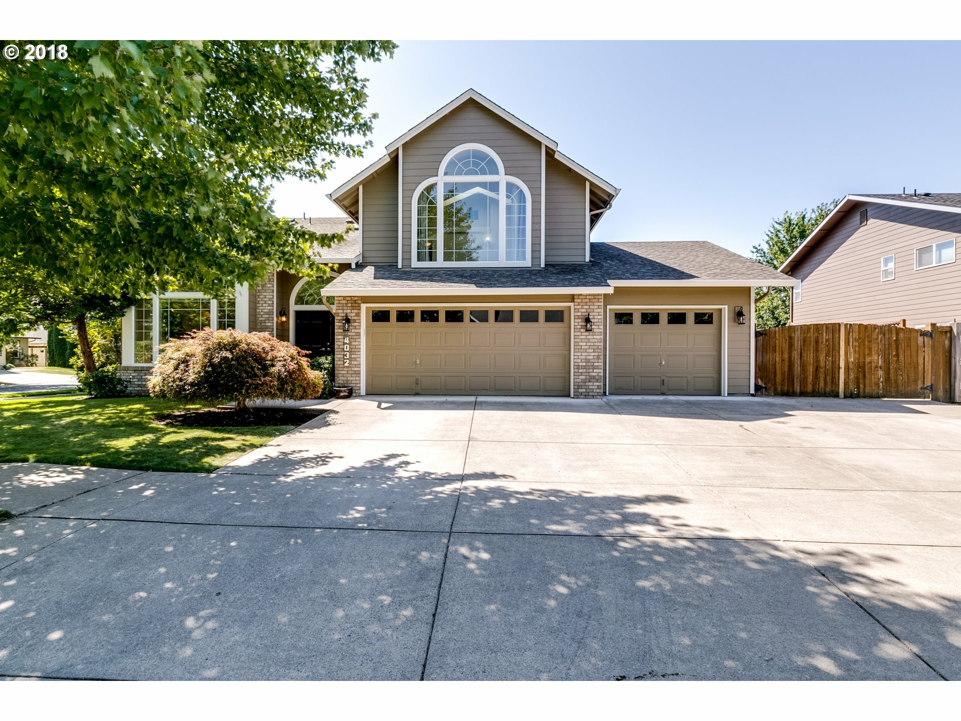 Property Photo: 4032 Torrington Ave OR 97404