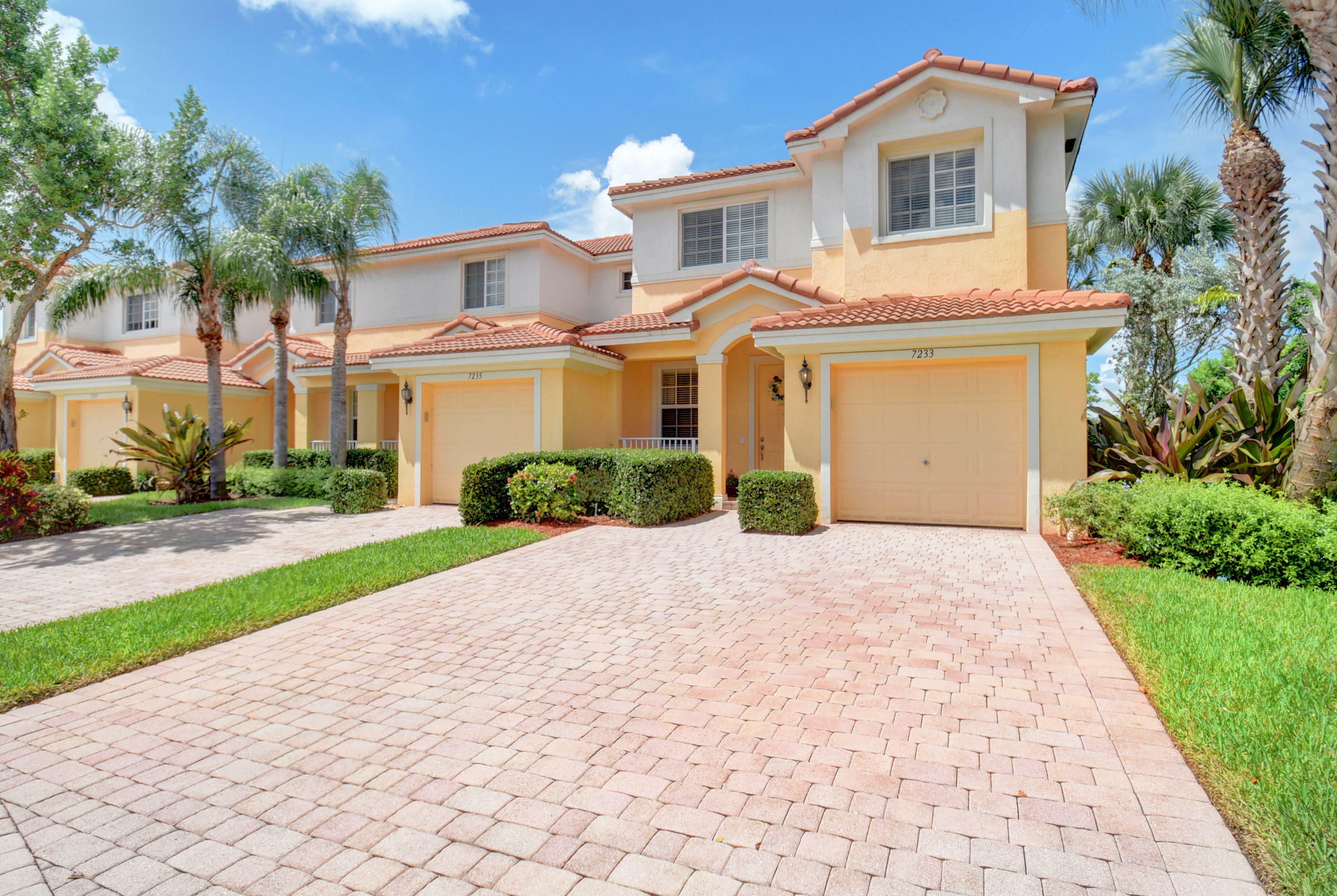 Property Photo:  7233 Briella Drive  FL 33437 