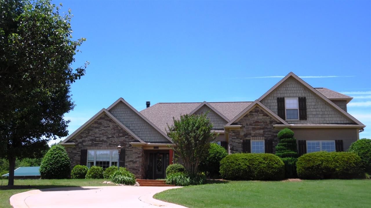 Property Photo: 1633 Hampton Road SC 29349