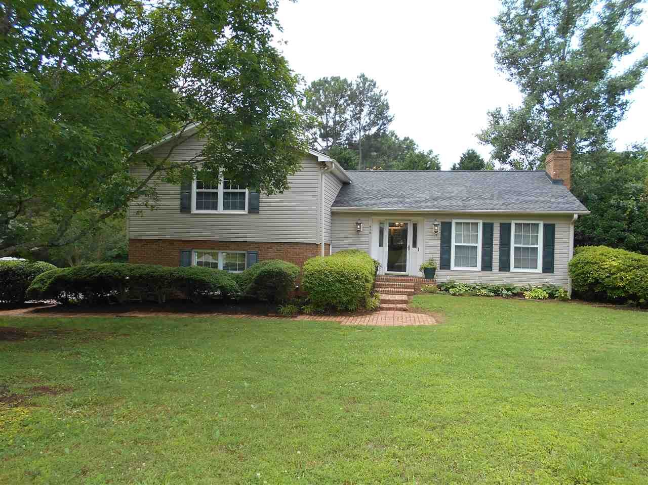 Property Photo: 818 Thackston Drive SC 29307