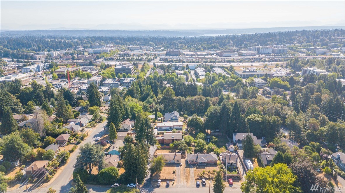 Property Photo:  10548  Ashworth Avenue N  WA 98133 