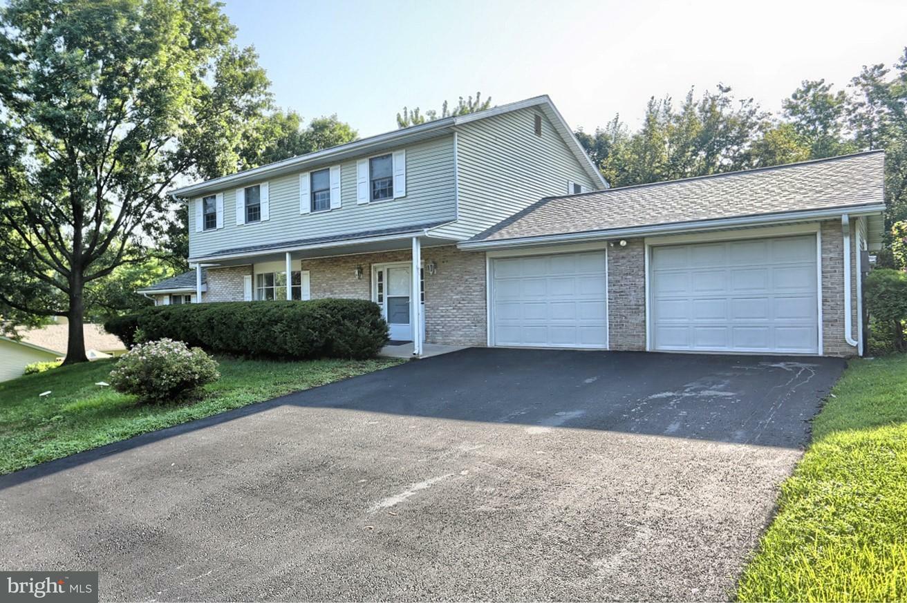 Property Photo:  2115 Woodview Drive  PA 17112 