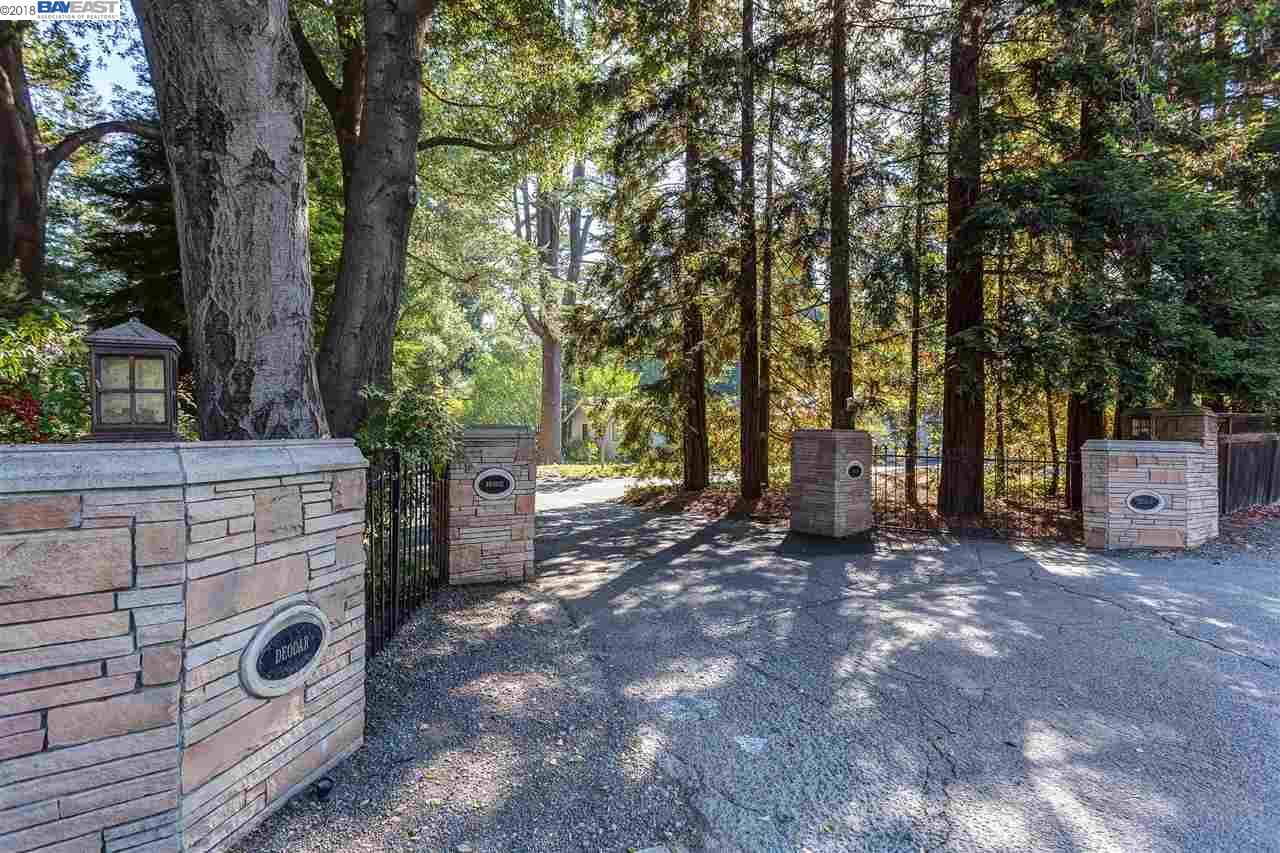 Property Photo:  2 Deodar Ln  CA 94507 