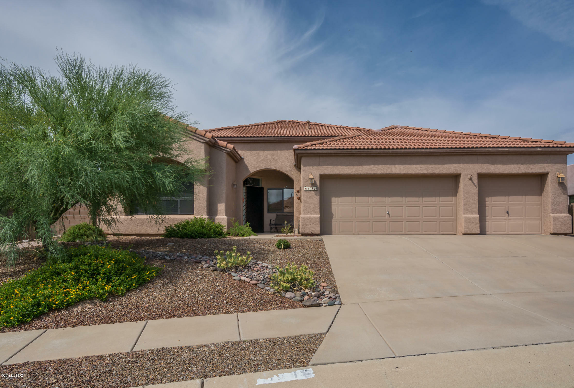 Property Photo:  10846 E Walking Stick Drive  AZ 85748 