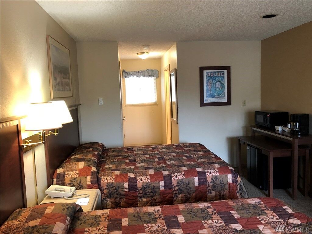 Property Photo: 615 Ocean Shores Blvd NW 106 WA 98569