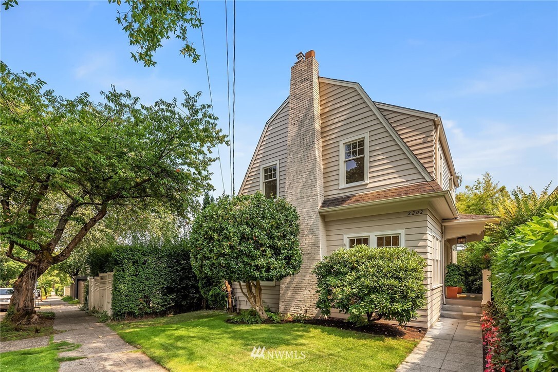 Property Photo:  2202 22nd Avenue E  WA 98112 