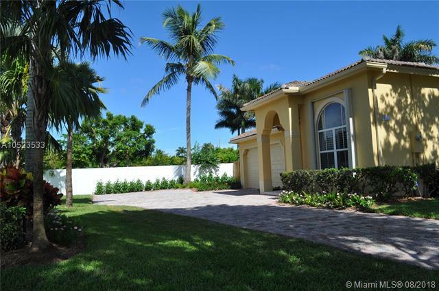 Property Photo: 16021 SW 90th Ct FL 33157