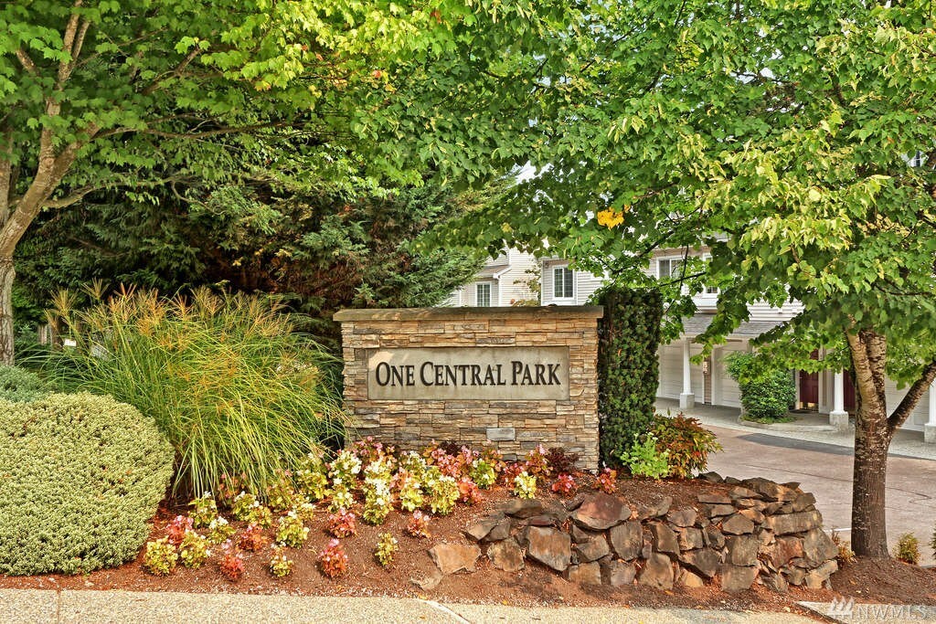 Property Photo:  2090 132nd Ave SE 902  WA 98005 