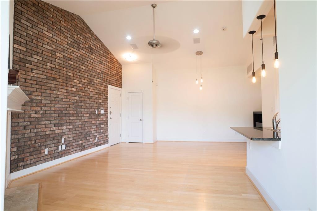 Property Photo: 2216 Thornton Road 433 TX 78704