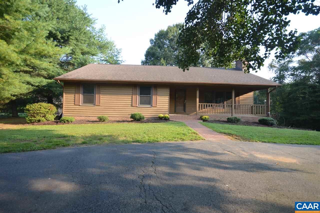 Property Photo:  206 Buck Dr  VA 22968 