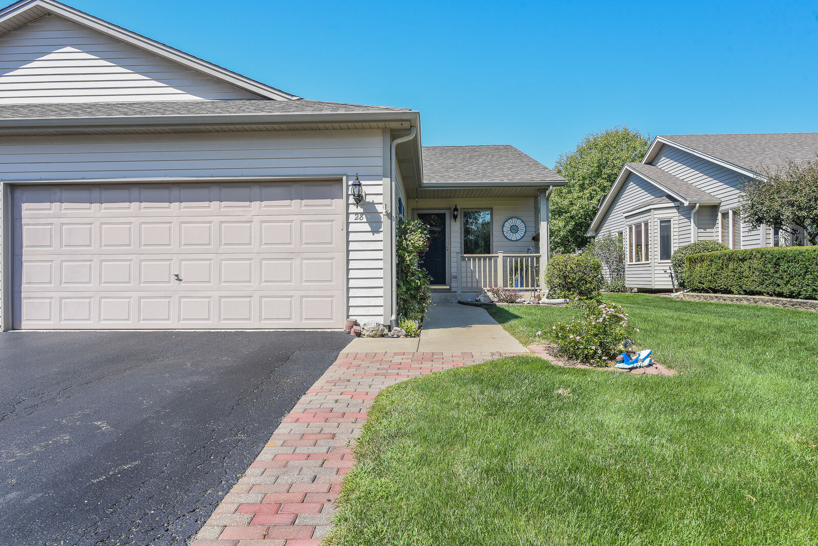 Property Photo:  28 Juniper Drive  IL 60542 