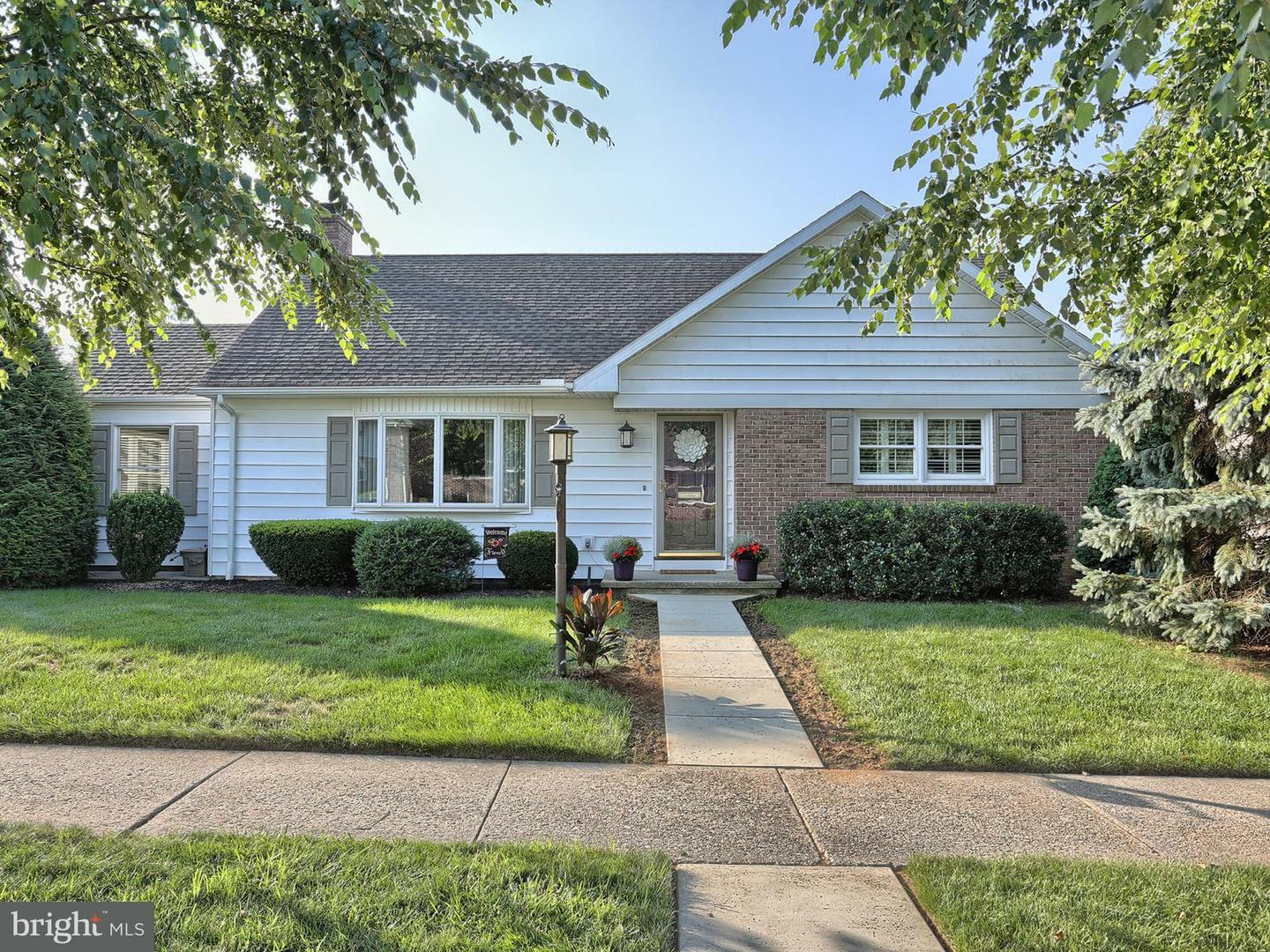 Property Photo:  442 Cedar Avenue  PA 17033 