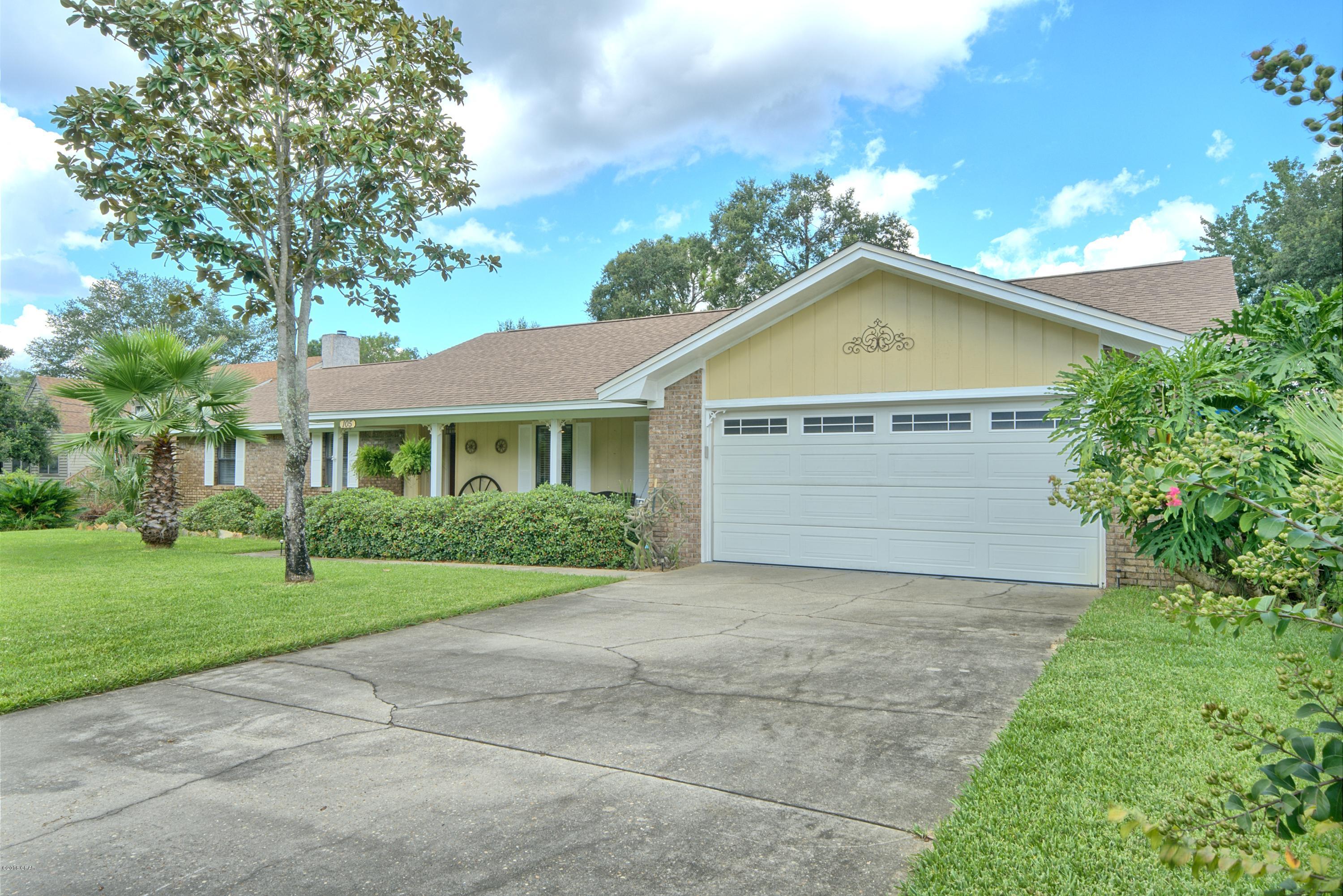Property Photo:  105 Queens Circle  FL 32405 
