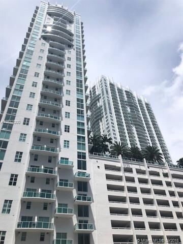 Property Photo: 31 SE 5th St 1401 FL 33131