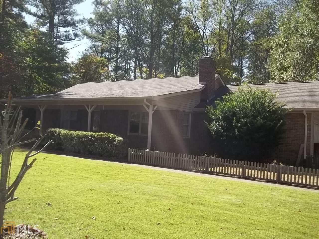 Property Photo: 2154 Bobo Rd GA 30132