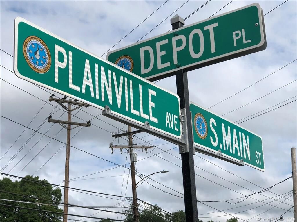 Property Photo:  55 Depot Place  CT 06085 