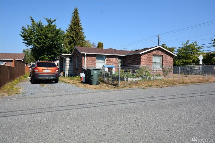 Property Photo:  7826 Beverly Lane  WA 98203 