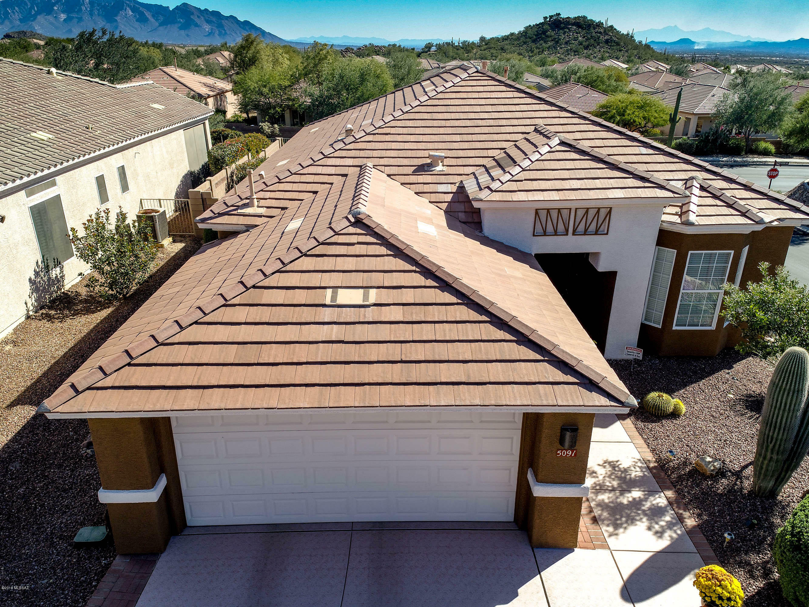 Property Photo: 5091 W Jointfir Lane AZ 85658