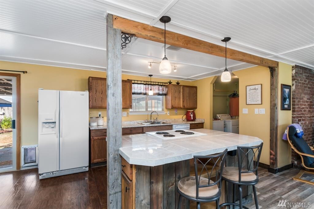 Property Photo: 926 N Winnifred St WA 98406
