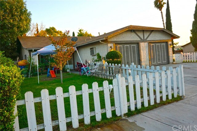 Property Photo:  8186 Zinnia Place  CA 92503 