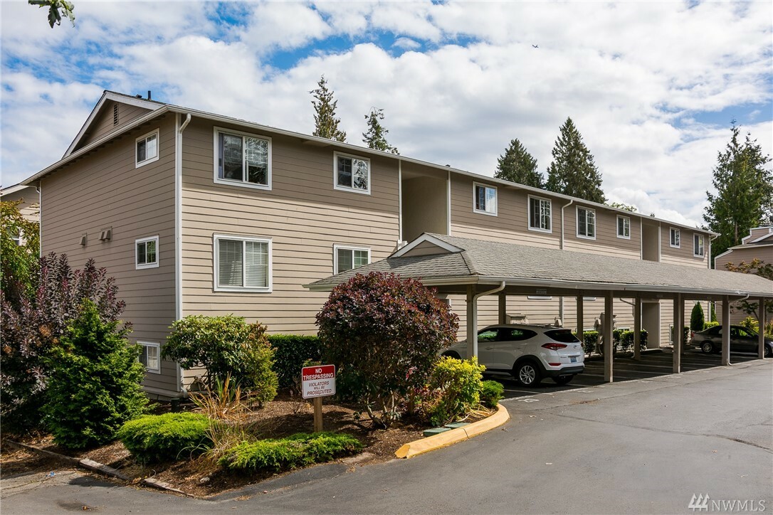 Property Photo:  1138 N 198th St D102  WA 98133 