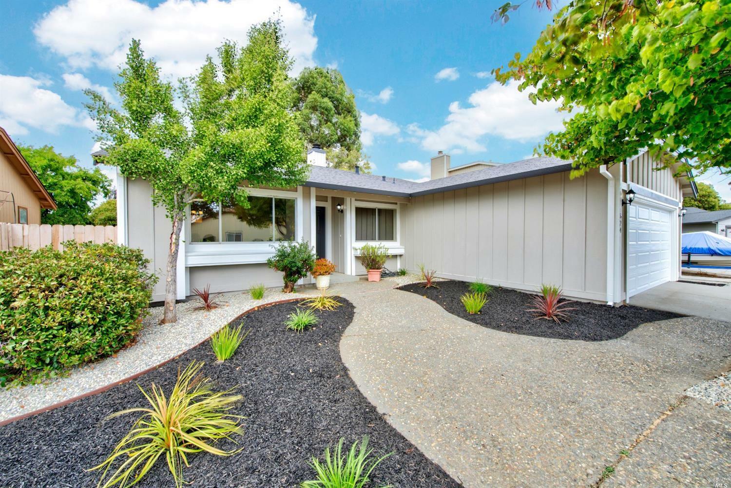 Property Photo:  824 Tulare Circle  CA 94585 