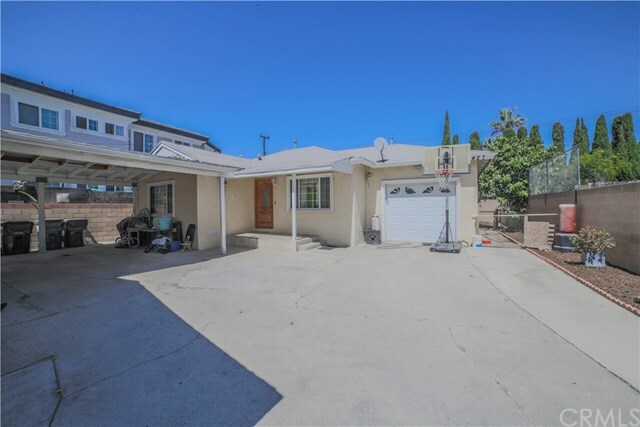 Property Photo:  5425 Roosevelt Avenue  CA 92703 