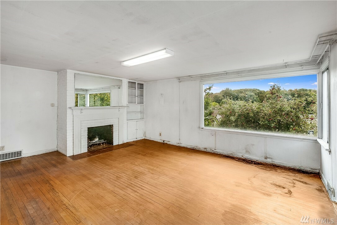 Property Photo: 3431 16th Ave S WA 98144