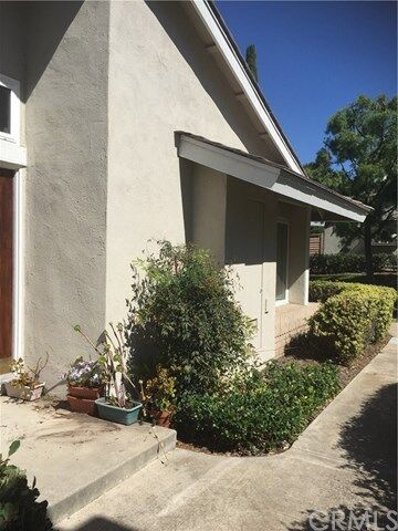 Property Photo: 30 Cresthaven 25 CA 92604