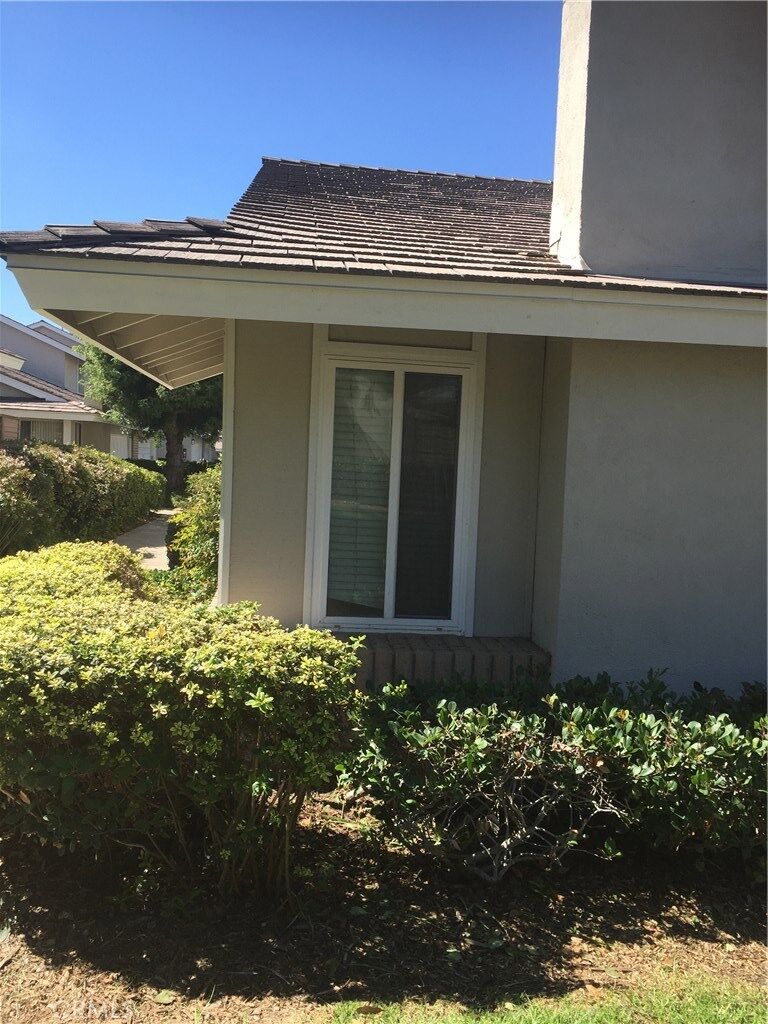 Property Photo: 30 Cresthaven 25 CA 92604