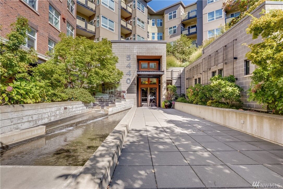 Property Photo:  5440  Leary Avenue NW 433  WA 98107 
