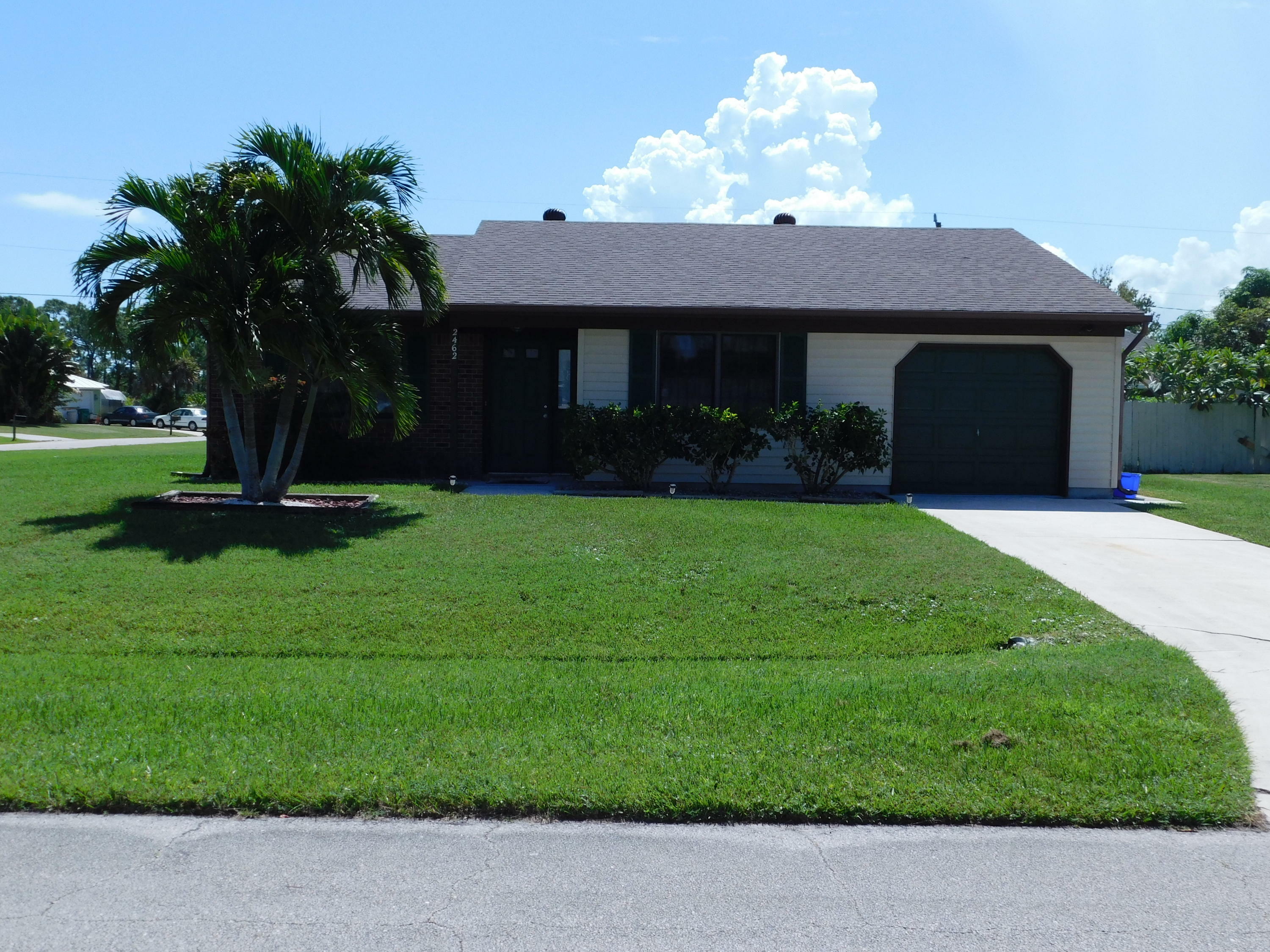 Property Photo:  2462 SE Alfonso Avenue  FL 34952 