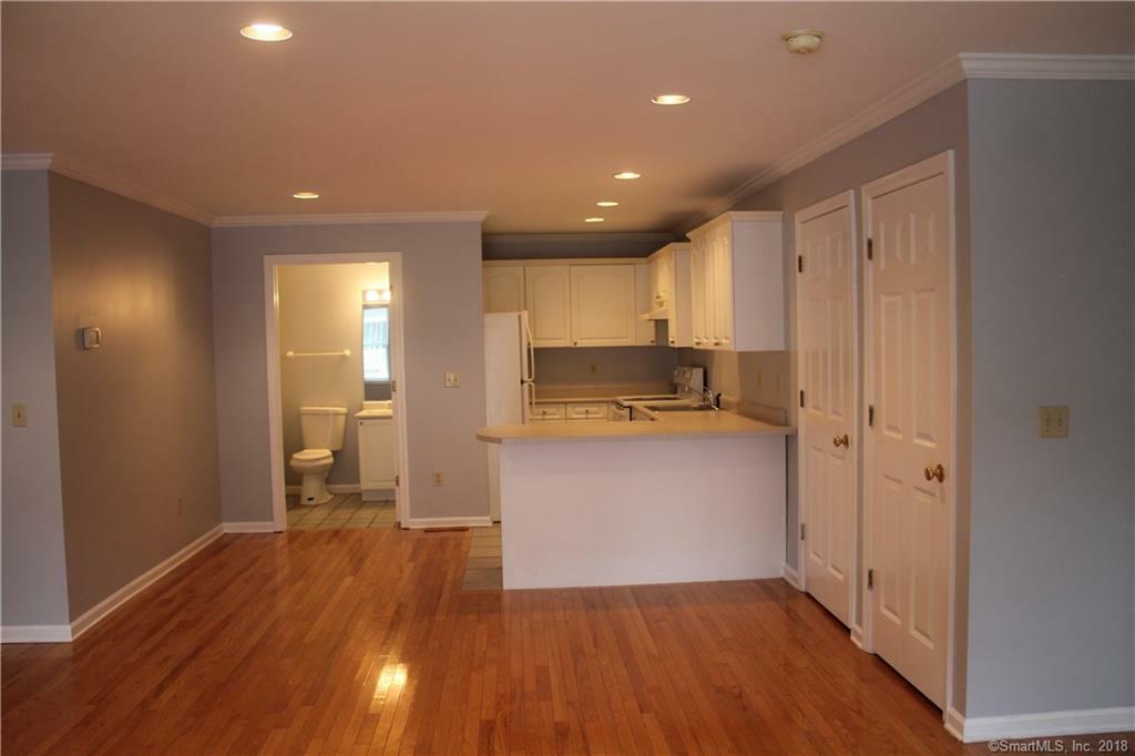 Property Photo:  388 Hubbard Street C2  CT 06033 