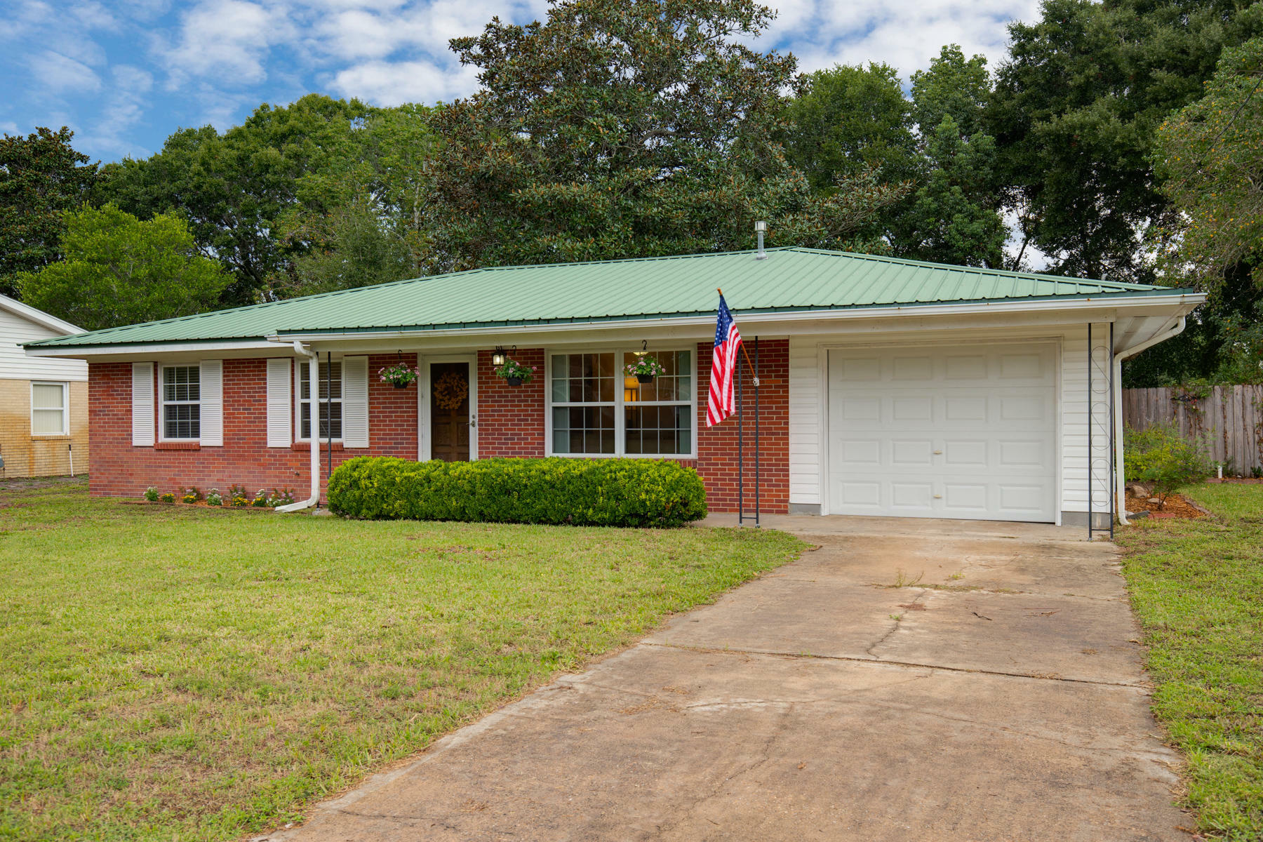 Property Photo:  307 NW Lake Drive  FL 32548 