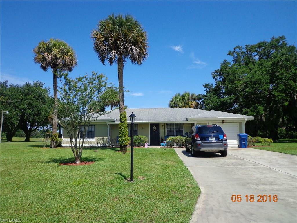 Property Photo:  4504 Kew Court  FL 33935 