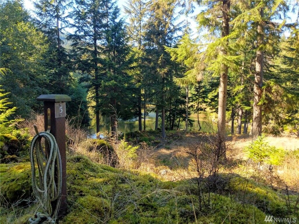 Property Photo:  5 Eagle Lake Lane  WA 98279 