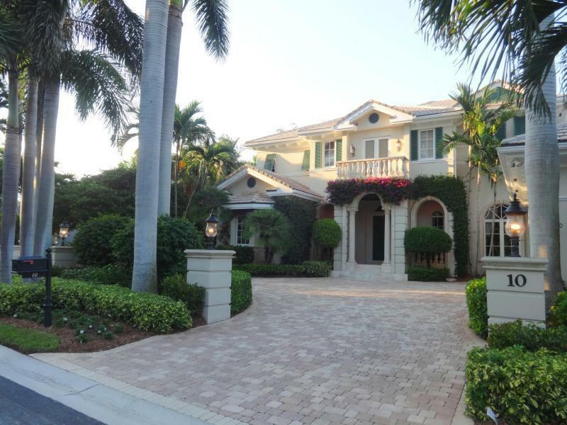 Property Photo: 10 Ocean Harbour Circle FL 33435
